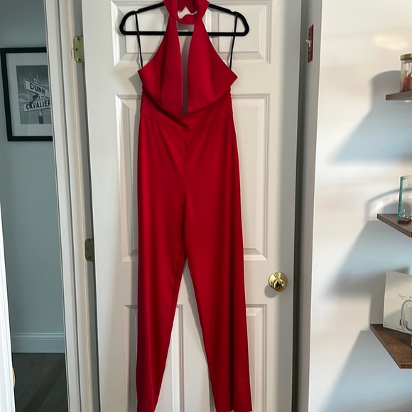 Deep v neck, backless, worn once. No alterations - Picture 2 of 4